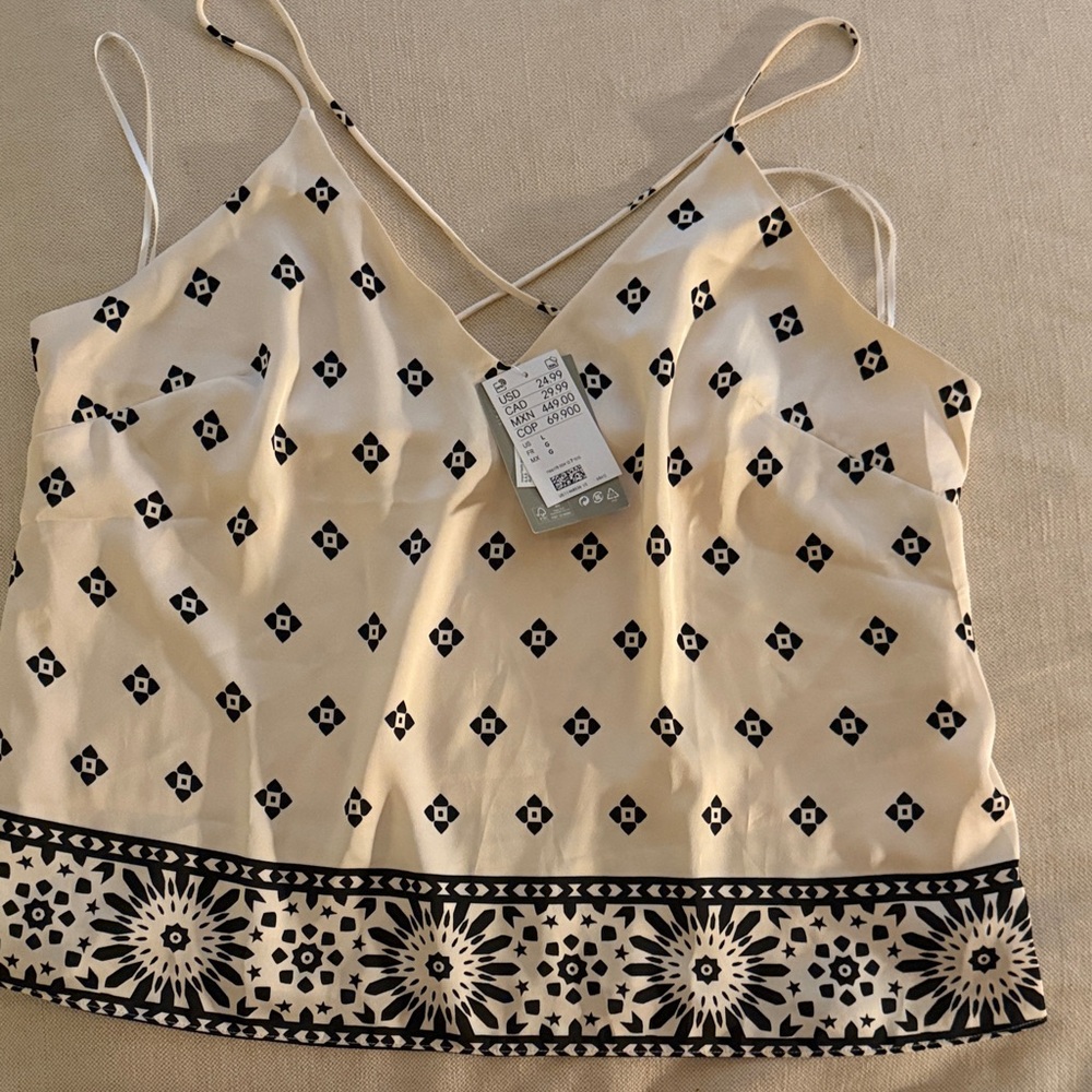 NWT H&M Cream and Black Women's Top